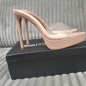 Brand new Prettylittlething heels